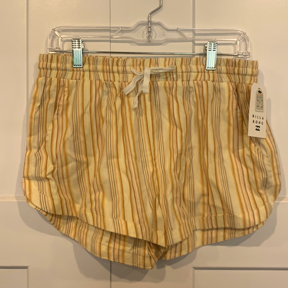 NWT Billabong Women’s Road Trippin Twill Shorts in Pineapple